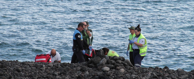 Teguise felicita a la Policía Local y a los servicios de seguridad y emergencias por el rescate de Playa Bastián