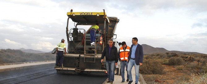 Teguise invierte 120.000 euros en asfaltar las arterias más cercanas al CEIP Costa Teguise