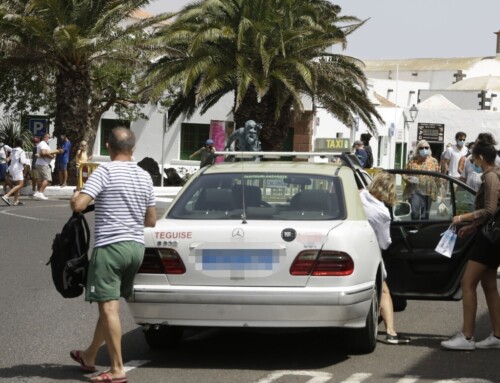 Teguise refuerza el servicio público del taxi con nuevos permisos y la actualización de las tarifas