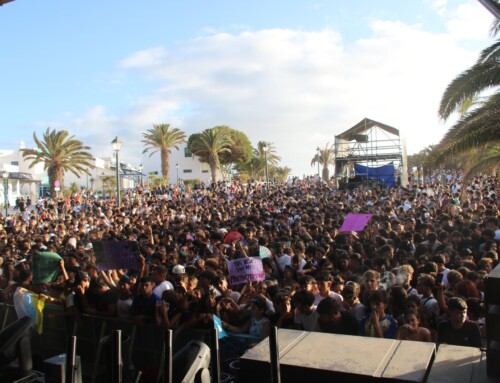 Costa Teguise demuestra estar a la altura del concierto que Saiko ofreció ante 12.000 jóvenes
