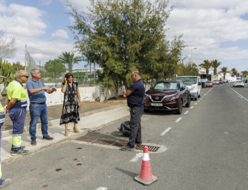 Teguise realiza labores de limpieza de imbornales en barrancos y canalizaciones de agua en zonas urbanas ante la temporada de lluvia