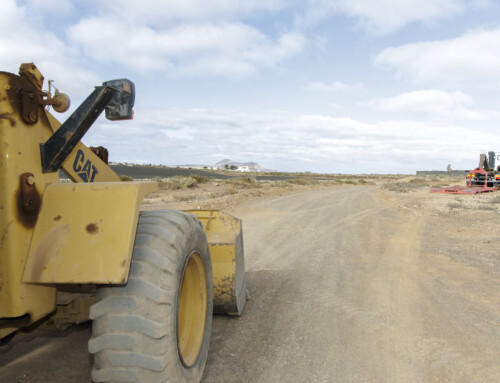 El Ayuntamiento de Teguise refuerza el plan de actuación para el mantenimiento de los caminos vecinales y agrícolas