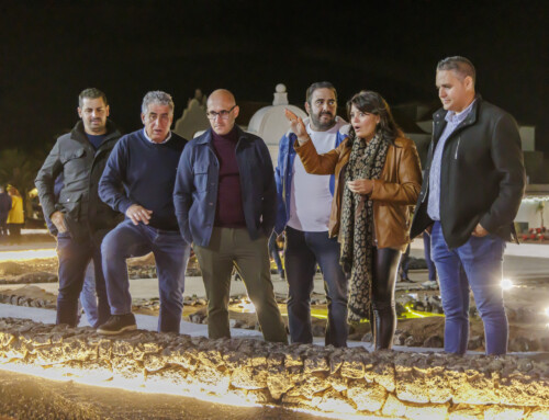 Teguise inaugura su tradicional Belén municipal con el escultor Rigoberto Camacho